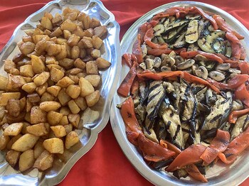 Patatas bravas et légumes grilles